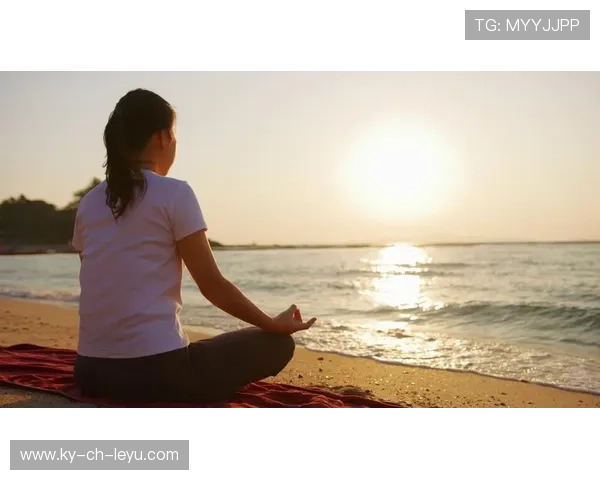 _海滩瑜伽：身心放松的运动新体验_，央视 瑜伽 海滩 小时候