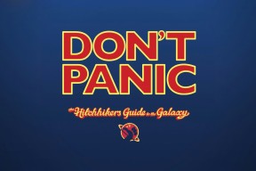 乐鱼体育App下载-女子足球强化定位球战术提升关键时刻得分能力，足球定位球踢准视频