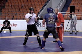 乐鱼电竞在线平台-搏击台上竞技精神引发热议，搏击现场