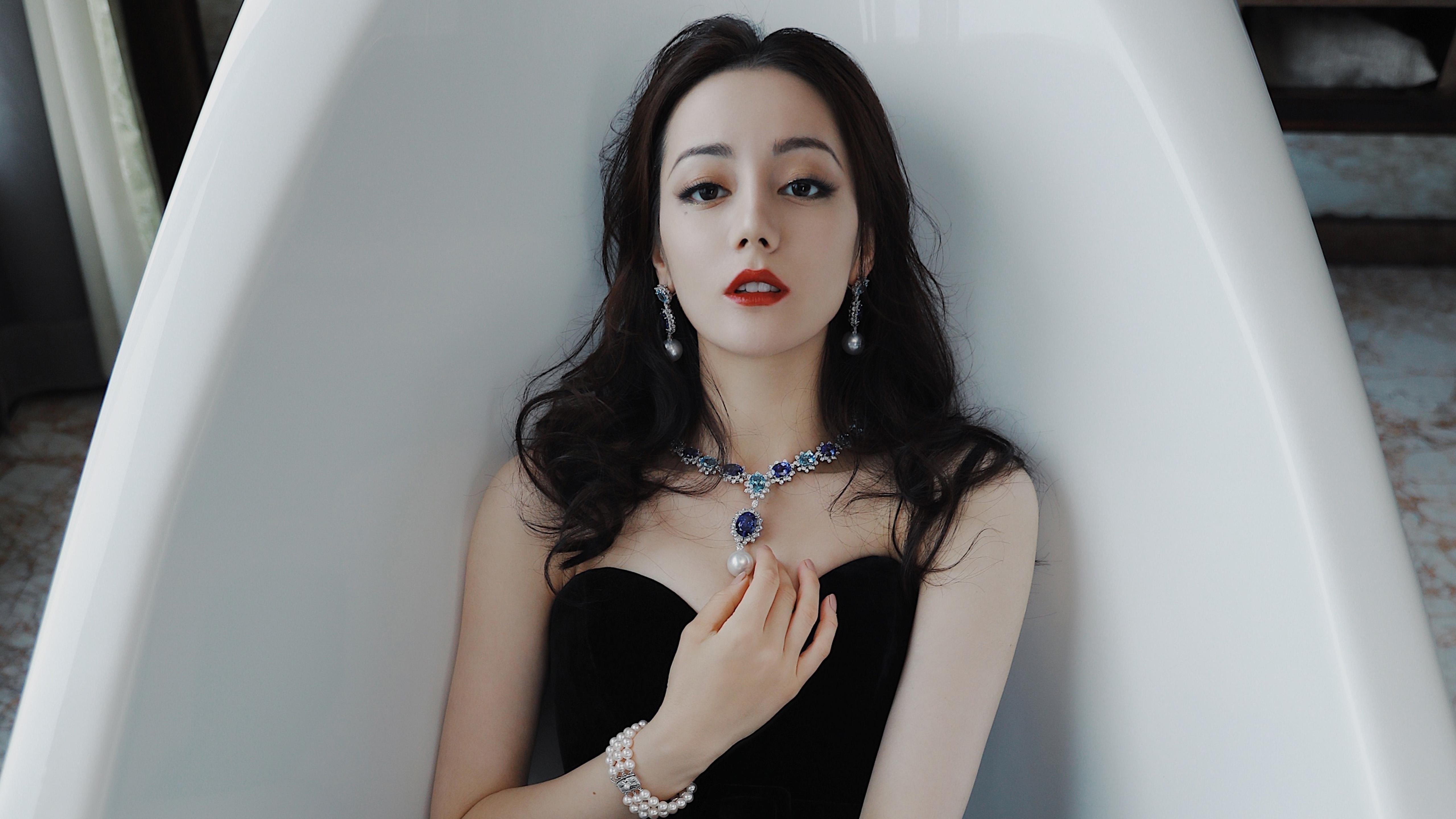 中超联赛中国足球战胜 球员拼劲十足,中国足协 中超