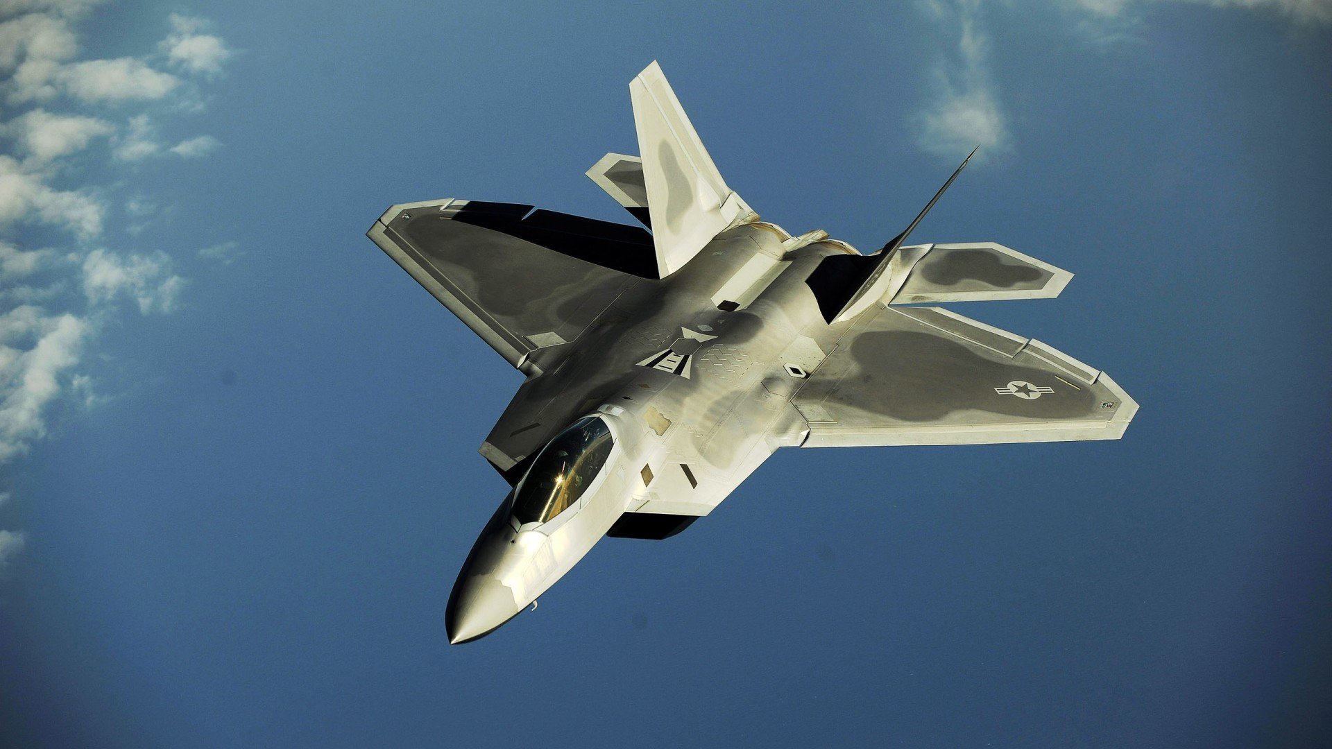 全球青少年足球比赛吸引全世界关注，推动体育普及，全国青少年足球邀请赛